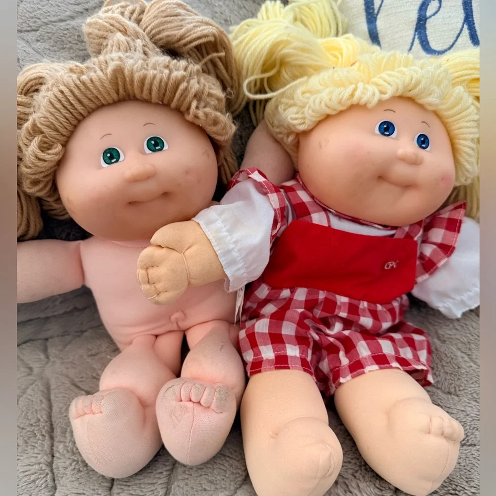 Lot of 2 Vtg 1987 1989 Cabbage Patch kid little people with one outfit authentic